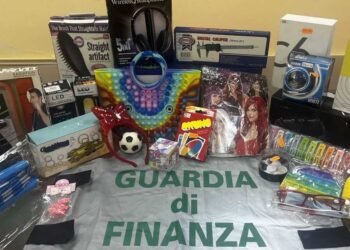 Maxi operazione della Guardia di finanza: sequestrati quasi 5mila articoli di carnevale non sicuri