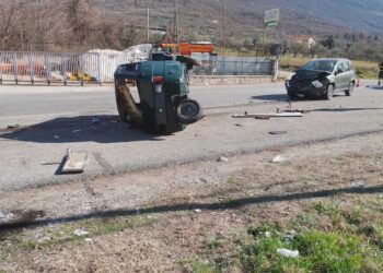 Violento scontro tra una Panda e un’Ape: morto un anziano di 84 anni