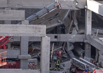 Gravissimo incidente sul lavoro, crollo in un cantiere a Firenze: diverse vittime