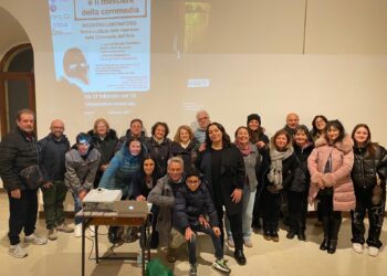Il teatro come strumento di comunicazione e inclusione: successo per le maschere al Castello (foto)