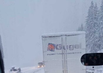 Pullman di studenti abruzzesi bloccato dalla neve al Brennero, ragazzi senza acqua e senza cibo