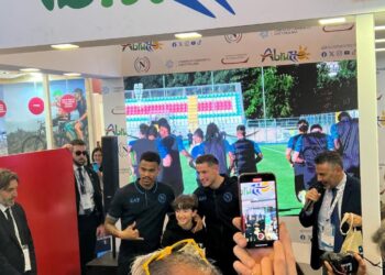 Borsa Mediterranea del Turismo: folla allo stand Abruzzo per la presenza dei giocatori del Napoli