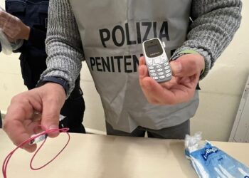 Trovato l’ennesimo cellulare nel carcere di Teramo, aumentano sequestri e sanzioni