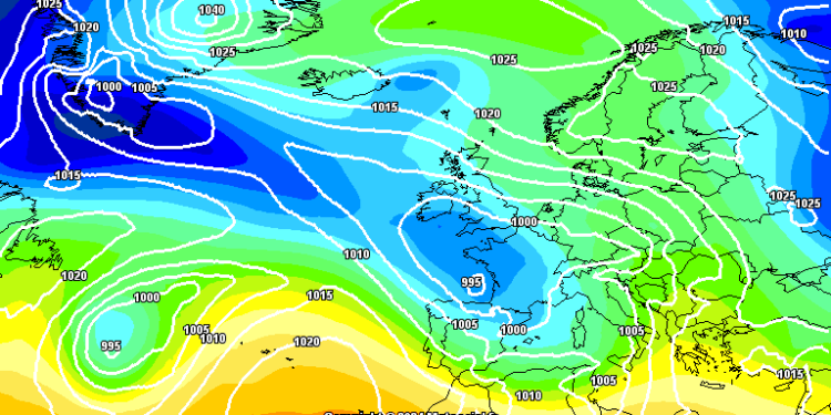 La situazione a 500hpa prevista da GFS per la giornata di Domenica 10 Marzo. Sull' Abruzzo, saranno possibili delle precipitazioni almeno da metà giornata in poi, s gran parte del territorio.