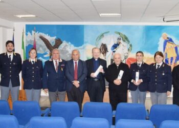 Polizia di Stato dell’Aquila: consegna dell’olio del giardino della memoria di Capaci