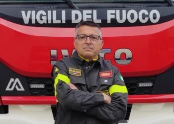 I Vigili del Fuoco salutano il capo reparto Antonio Pantalone: in pensione dopo 33 anni di servizio