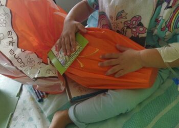 Uova pasquali in Pediatria, a Chieti le portano Vigili del fuoco