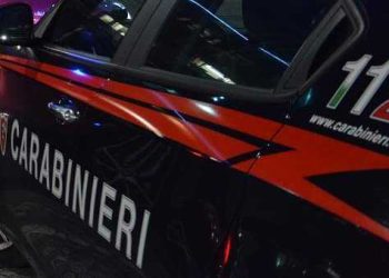 Dà in escandescenza, rifiuta l’alcool test e manda un carabiniere all’ospedale: nei guai un 56enne