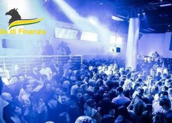 Oltre 70 lavoratori in nero in una discoteca di Avezzano, verifiche della Guardia finanza