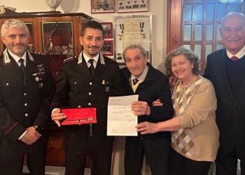 Ex carabiniere abruzzese compie 107 anni: arrivano regali di compleanno dal comandante dell’Arma