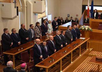 Giunta regionale, il presidente Marsilio firma il decreto di nomina dei nuovi assessori: ecco le deleghe