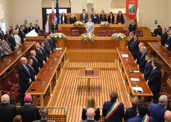 Primo Consiglio regionale della dodicesima legislatura, Sospiri confermato presidente