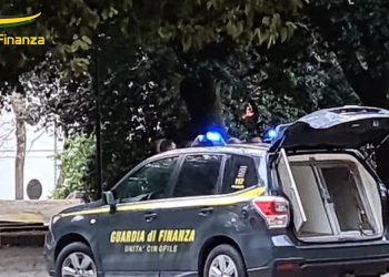 Cani antidroga in centro, denunciati due minorenni stranieri: sequestrati 30 grammi di hashish