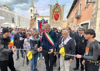 Parte il Freedom Trail, 320 in marcia per la libertà: c’è anche il figlio di un ex prigioniero inglese