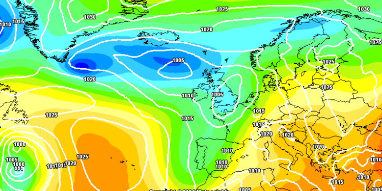 La situazione secondo GFS prevista per le ore 14:00 di Domenica 28 Aprile. Cielo poco nuvoloso solo per via delle stratificazioni e qualche addensamento pomeridiano sparso sulle aree interne. Clima più mite per i venti meridionali.