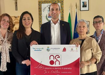 A Martinsicuro riparte Neon, libri intorno e dentro il pianeta 