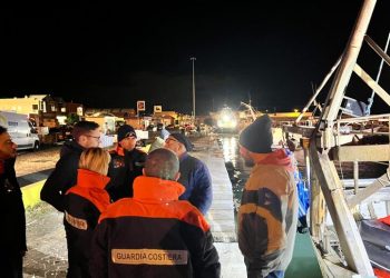 Naufragio nella notte, paura per l’equipaggio di una barca: salvato da un peschereccio abruzzese