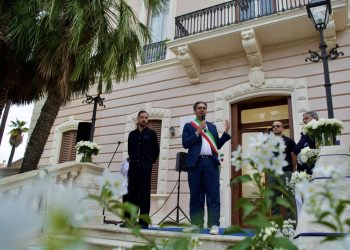 Taglio del nastro per la Mostra “Correnti”, prima esposizione del progetto “Villa in arte”