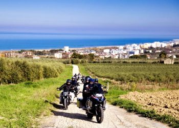 A San Salvo protagonisti gli amanti delle 2 ruote con l’adventuring “Mari e monti”