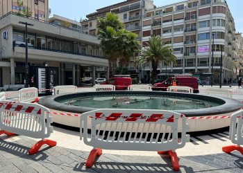 Atti vandalici a piazza Salotto, danneggiata la fontana musicale interattiva