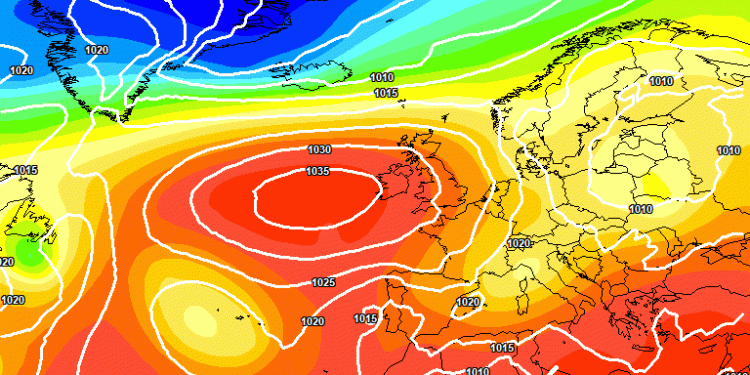 Ecco la situazione a 500 hpa prevista da ECMWF per le ore 14:00 di Domenica. In Abruzzo, possibilità di piogge che appaiono ben organizzate da metà giornata in poi.