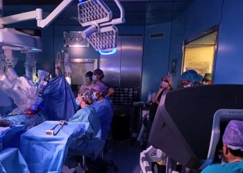 Operazione al cuore effettuata senza incisioni da un robot: è la prima in Abruzzo