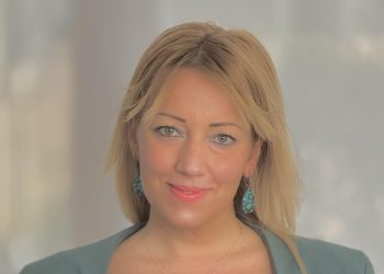 La candidata M5S alle europee Valentina Corneli a Pescara con Pasquale Tridico