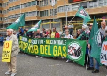 Linea adriatica Snam, protesta di attivisti abruzzesi a Roma
