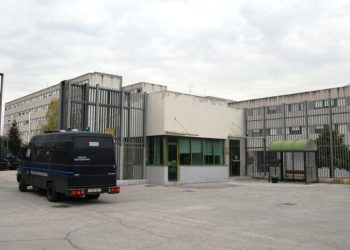 Telefoni dietro le sbarre, altri due anni di carcere per un detenuto