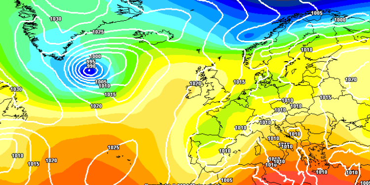 La situazione secondo GFS prevista per le ore 14:00 di Domenica 19 Maggio. Possibilità di precipitazioni moderati ed a carattere di rovescio su tutto l'Abruzzo.