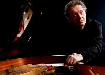 Il piano di Lucchesini e i Solisti aquilani chiudono la rassegna musica per la città