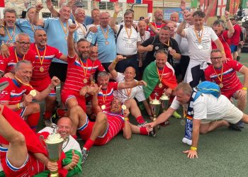 I vigili del fuoco di Pescara vincono il titolo di Walking football over 50