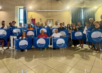 Cerimonia di consegna delle bandiere blu agli operatori turistici di Martinsicuro