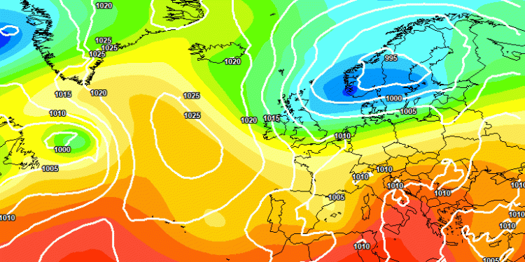 In figura, secondo il modello europeo ECMWF la situazione sull'Europa occidentale prevista per Domenica 9, a 500 hpa. Sull'Abruzzo cielo poco nuvoloso con degli addensamenti sulle zone interne e probabilmente qualche rovescio su alto Aterno in serata