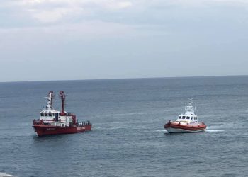 Bagnino sorpreso da burrasca nel mare di San Salvo, soccorso dalla capitaneria