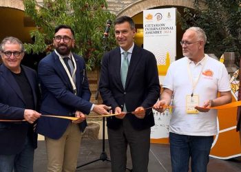 Città Sant’Angelo sotto i riflettori mondiali, inaugurata la cerimonia Cittaslow che rende il borgo rappresentante dell’Abruzzo