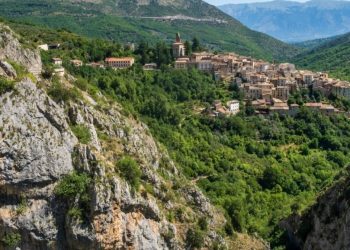 Weekend in Falesia ad Anversa Degli Abruzzi: corso base di arrampicata