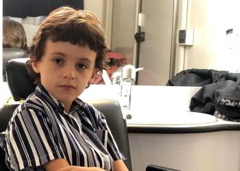 Su Rai 1 la storia di Alfredino, interpretato da Kim Cherubini: figlio di Alessia Fabiani