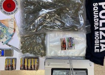 Droga confezionata come barrette di cioccolato, nei guai un 25enne