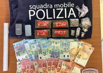 Due arresti a Pescara per detenzione ai fini spaccio attraverso un’attività con la Squadra Mobile e Volante