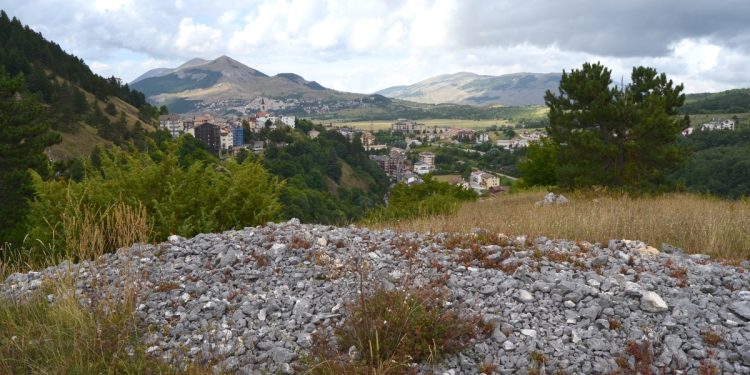 Veduta verso Roccaraso dalla zona del cimitero