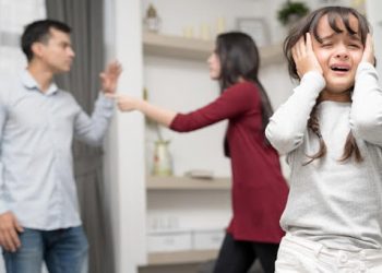 Minaccia di morte la compagna, arrestato per maltrattamenti familiari