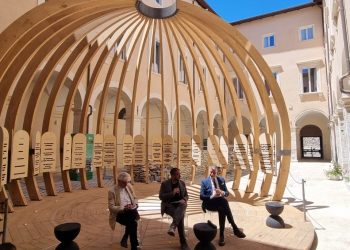 Inaugurata l’installazione “Non uccidere” nel cortile di palazzo Margherita