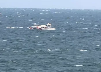 Barca affonda a Ortona, diportisti salvati dalla Capitaneria