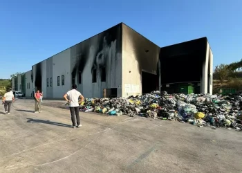 Incendio alla piattaforma Ecolan di Lanciano, danni ingenti