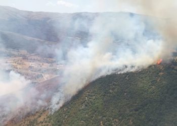 Rogo sulle colline di Raiano, volontari in azione, il Comune: situazione in fase di risoluzione (fotogallery)