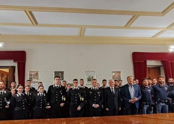 Il Prefetto Ferdani riceve gli agenti della polizia di Stato e i carabinieri