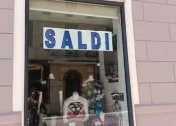 Conto alla rovescia per i saldi estivi, al via da sabato