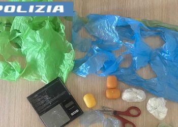 Viaggi in bus a Roma per rifornirsi di cocaina, arrestati pendolari della droga