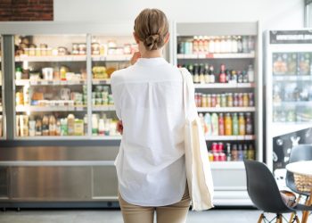 Come il frigo vetrina verticale aumenta le vendite in negozio
